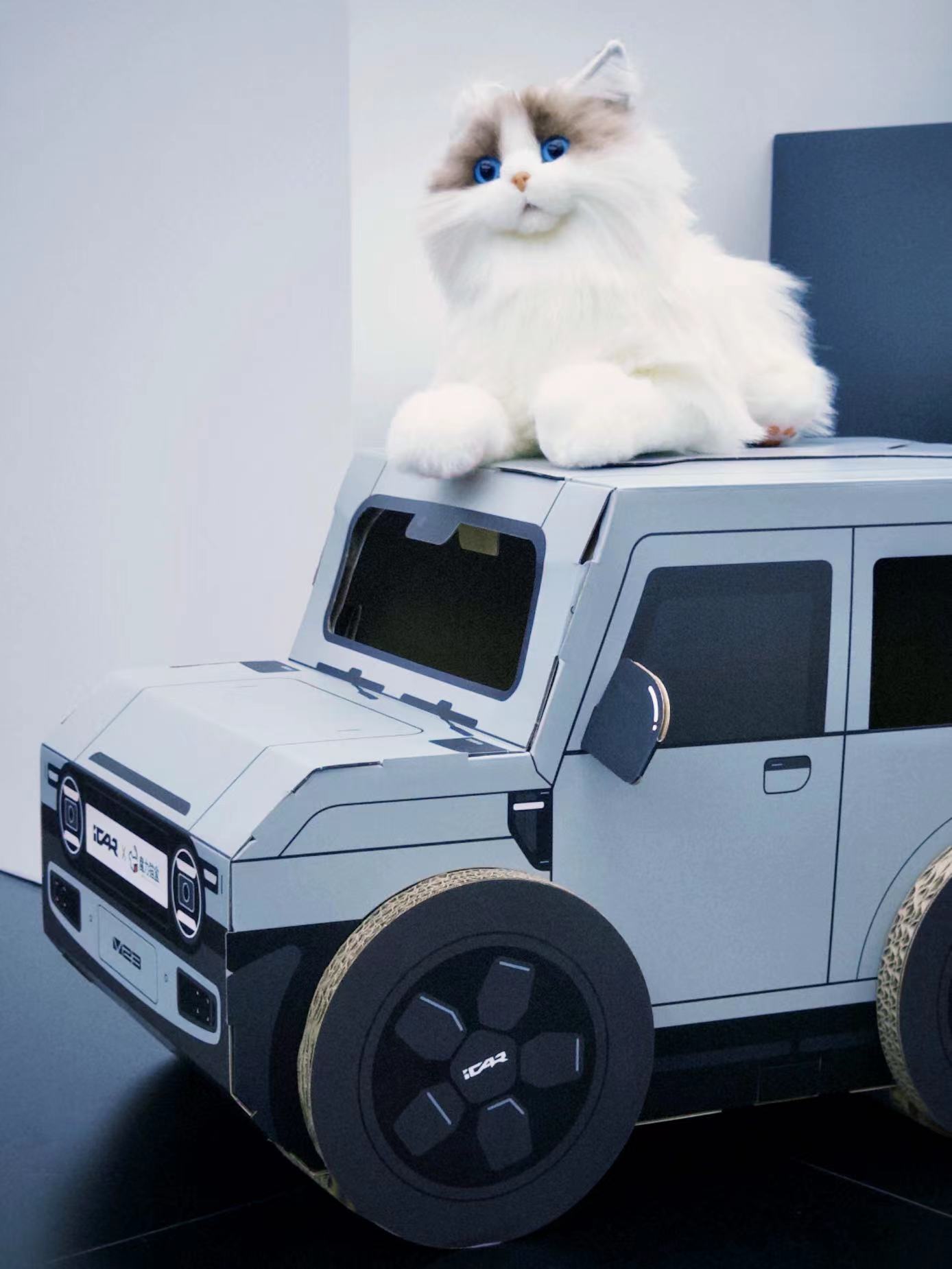 1725636455567087.jpg 靓丽车模魅力助阵,iCAR 03家族成都国际车展人气嗨翻天