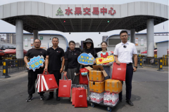 第八季“江淮平安行”，江淮汽车送出百余份清凉大礼包